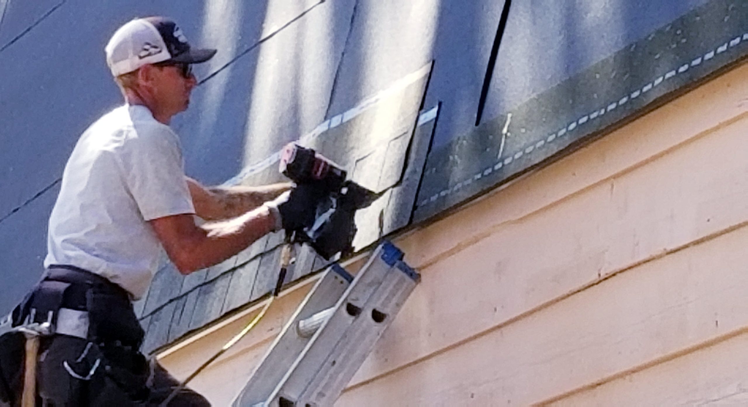 Reliable Roofing pros-min